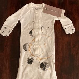 Goumi baby sleeper gown.